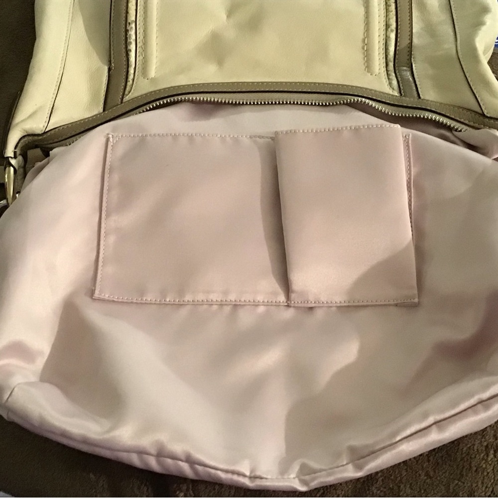 Coach Kristin Spectator Ivory Leather Hobo Bag L1020-16803 - Picture 6 of 10
